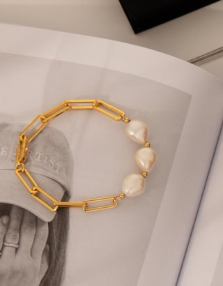 Chunky Pearl Bracelet - Gold Lunar