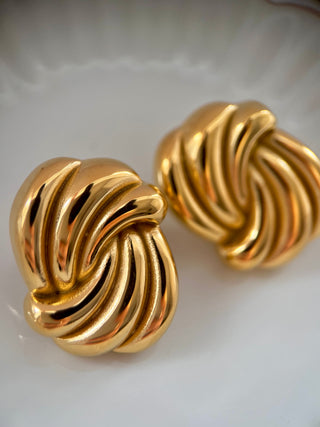 18k gold plated Chunky Crossover Studs - Gold Lunar close up